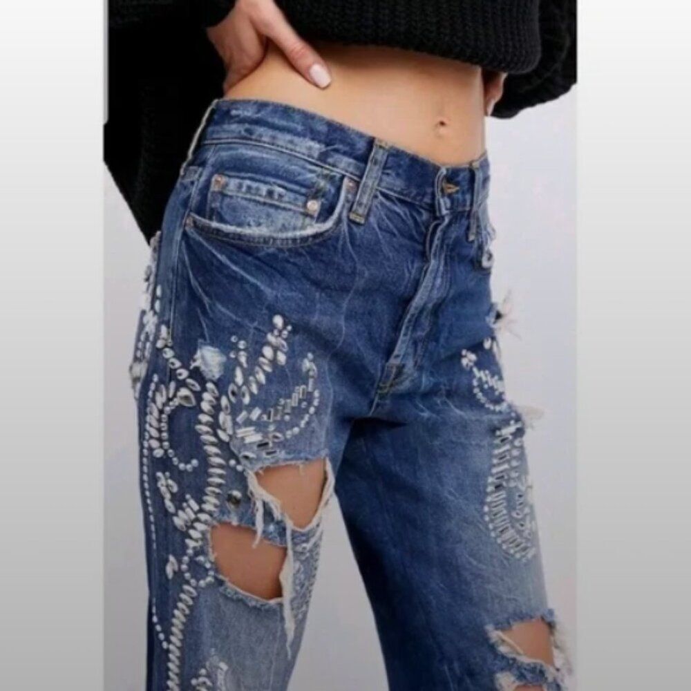 NEW FREE PEOPLE CEM EMBELLISHED BOYFRIEND JEANS 26 NEW NWT - Picture 3 of 5